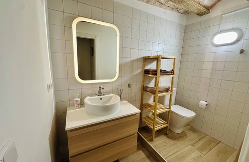 El Raval Apartment | Budget & cozy 2 bedroom apartment next to Mecat Sant Antoni