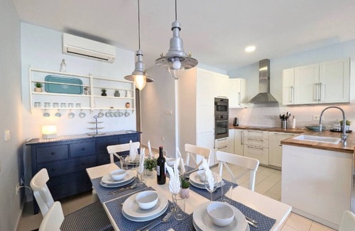 Torrevieja House | Bungalow with Garden: Private Terrace, Wi-Fi & Air Conditioning
