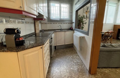 Badalona House | Ca la Luna (Ideal to enjoy the tranquility) 5 min from downtown.