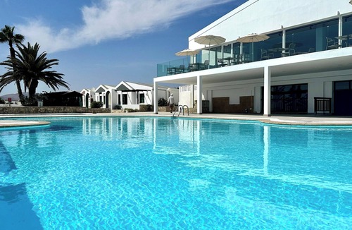 Costa de Antigua Apartment | Caleta de Fuste Apartment- Sleeps4- Pool- Garden