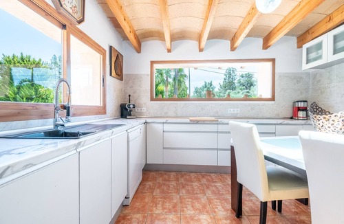 Sencelles Villa | Cas Mostatxet: Spacious Holiday Home with Pool and Mountain Views in Sencelles