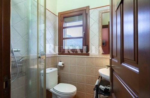 Llamigo House | Casa África - country house with garden in Cuerres (Ribadesella)
