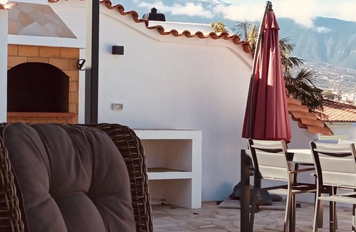 Los Gomez House | Casa Bella- Holiday home with sea view, tropical garden and pool