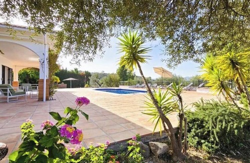 Puente de Salia House | Casa de la Colina: Luxury Villa in Spain