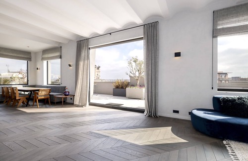 el Camp d'en Grassot i Gracia Nova Apartment | Casa Hercules by Luxe Haus - Penthouse Eixample With View of La Sagrada Familia