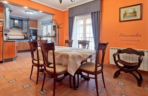 La Pola de Gordon House | Casa La Cuadra II: ski, private balcony, garage and mountain views