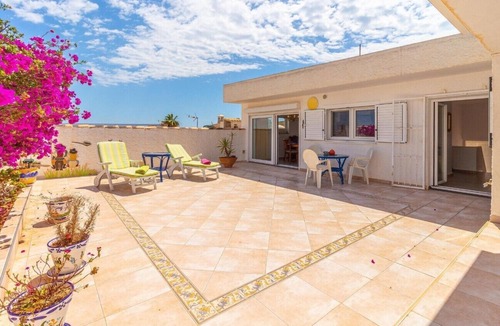 Torrevieja House | Casa Lenelly - your spacious dream vacation home right by the sea