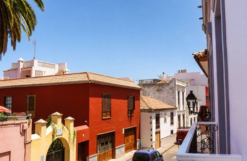 Los Gomez Ski Chalet | Casa Los Profesores · Traditional Canarian Charm