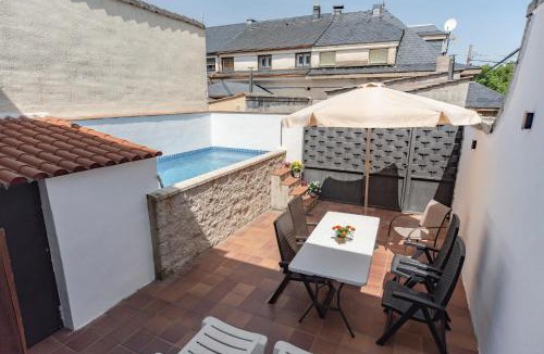 La Pradera de Navalhorno House | Casa Rural Valsain Lodge