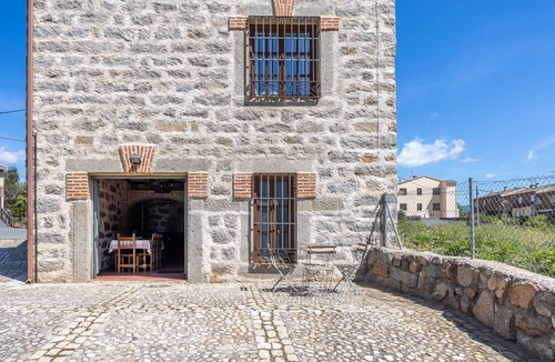 Navaluenga House | Casa Rural La Bodega de Gredos – Mountain Views in Navaluenga