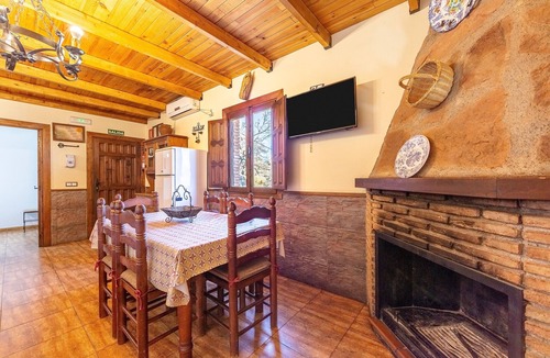 Abrucena House | Casa Rural La Jirola -Vivienda 2 with Mountain Views, Wi-Fi, and Air Conditioning