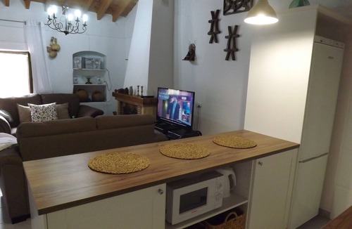 Competa House | Casa rural rodeada de arboles frutales con piscinas privadas y wifi
