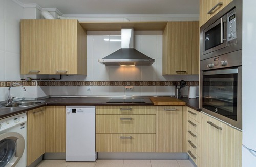 Guriezo Apartment | Casa Torre de Guriezo 5 Guests – Mountain Views & Wi-Fi
