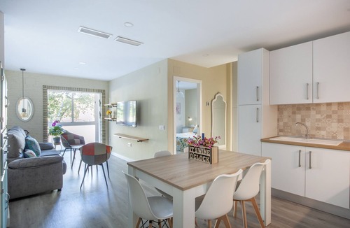 San Vicente Apartment | Casa Valentina: Comfort and Light in Downtown Seville
