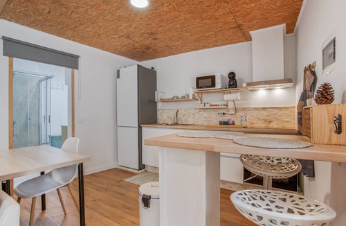Montijos Cottage | 'Casa' with Balcony and Wi-Fi