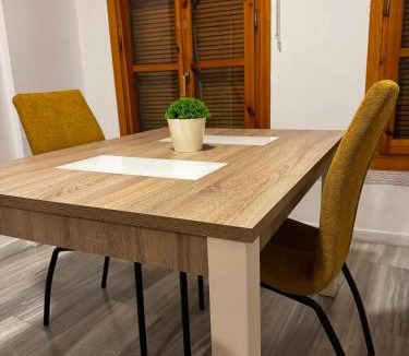 Santa Marina House | Casita Piedra Escrita - Casa Completa 3 Plantas con Terraza Chill Out