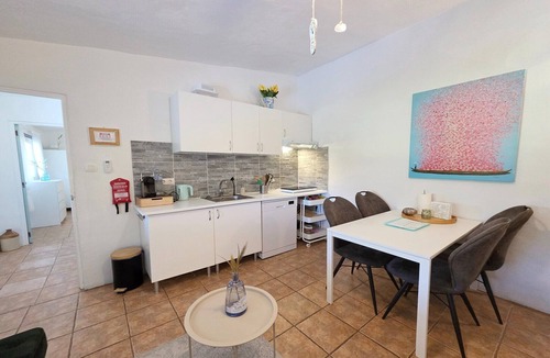 Cartama House | Casita with spacious private garden and jacuzzi