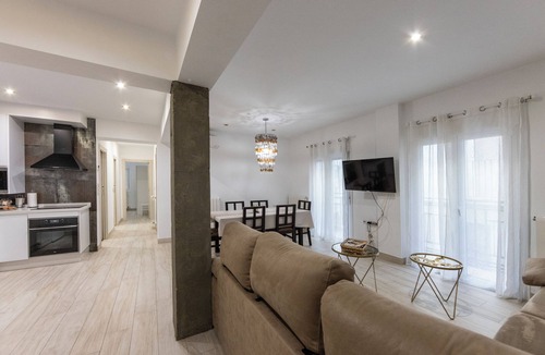 Central District Condo | Central apartment in a quiet area, free parking, wifi, 10minute from cathedral