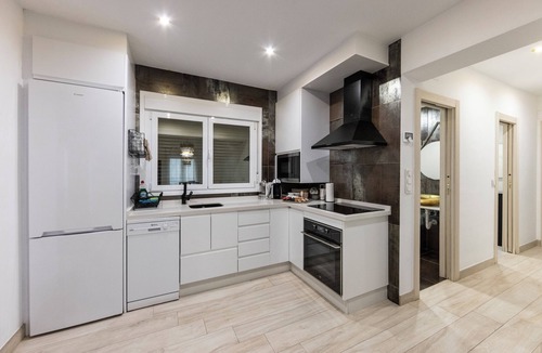 Central District Condo | Central apartment in a quiet area, free parking, wifi, 10minute from cathedral