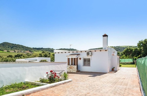 Vejer de la Frontera House | Chalet 'Casa Juan Alba' with Mountain Views, Pool, and Wi-Fi