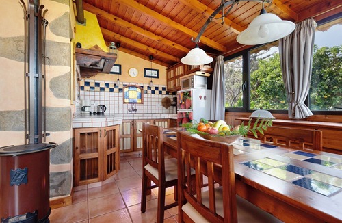 Montijos Ski Chalet | Chalet 'Eco With Views of Teide' with Sea View, Wi-Fi, and Air Conditioning