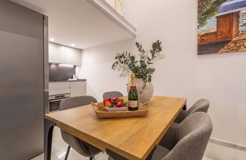 Golden Triangle of Art Apartment | Charming City-Center Duplex in Madrid