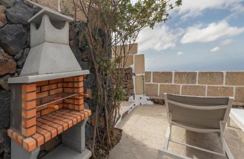 Valle de San Lorenzo House | Charming Farmhouse Retreat in Arona with Stunning Views