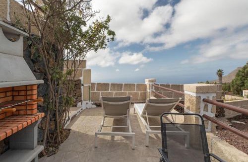 Valle de San Lorenzo House | Charming Farmhouse Retreat in Arona with Stunning Views