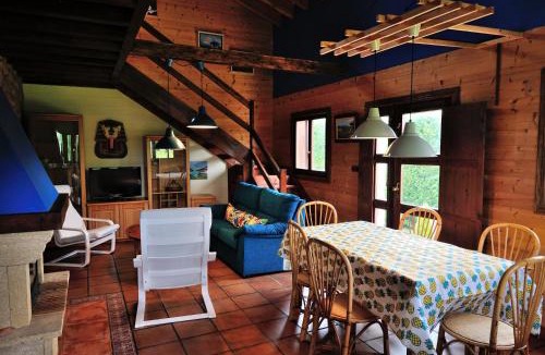 Albuerne House | Charming house in Albuerne with fenced garden