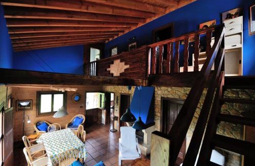 Albuerne House | Charming house in Albuerne with fenced garden
