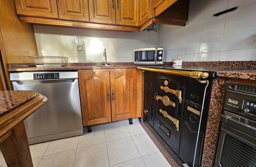 Cerecedo Apartment | Charming house in Cudillero, ideal for families of up to 6 guests and pets. With 3 bedrooms, including 2 with double beds and 1 with two single beds, it offers comfort and space for everyone.
