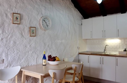 Las Vegas Cottage | Charming Rural House Las Perez in Tenerife South: Scenic Accommodation