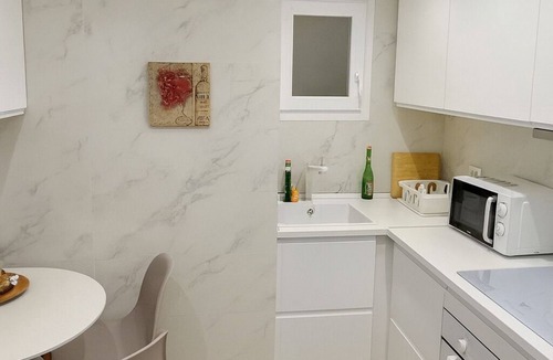 Sant Adria de Besos Apartment | Charming three bedroom apartment, a few steps from the sea!