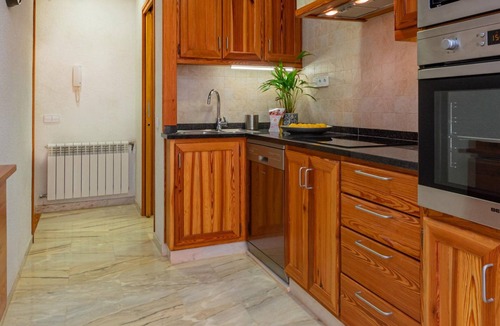 Palamos House | Charming Village House with Terrace, Near Beach, WiFi, Garage & Fully Equipped Kitchen