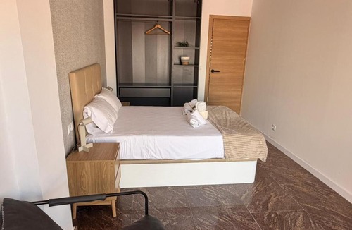 Benalua Apartment | Chic room with balcony near Alicante center