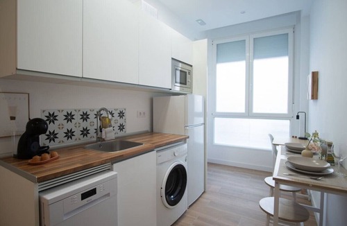 Pueblo Nuevo Apartment | Cinema Loft Madrid | Hot Tub & Arcade