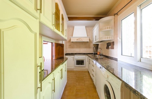 Lloret de Mar Villa | Club Villamar - Nice and cozy spanish style villa with a precious garden with lawn, private pool,.