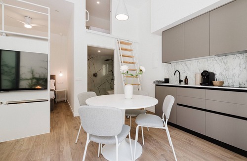 Soternes Apartment | Comfort, design and a terrace facing the Turia Gardens in Valencia