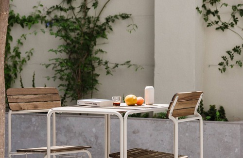 Soternes Apartment | Comfort, design and a terrace facing the Turia Gardens in Valencia