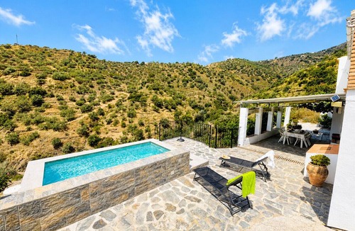 Sayalonga Cottage | Cortijo Majuelo – Sayalonga | Private Pool, Mountain Views