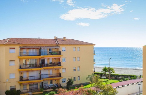 Torre de Benagalbon Apartment | Cosy apartment for 5 guests with A/C, WIFI, TV and terrace