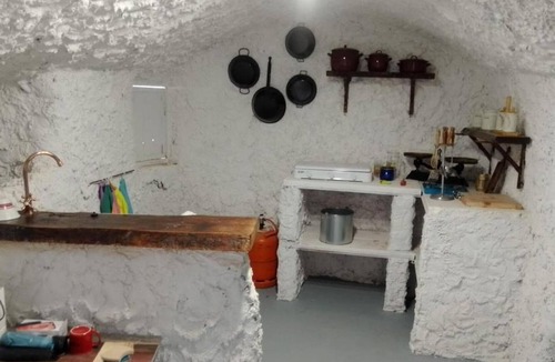 Purullena House | Cosy cave house in Cullar with garden