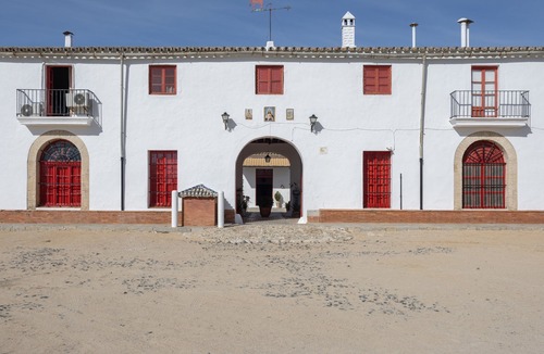 Jerez de la Frontera House | Country House 'La Mariscala' with Private Pool, Wi-Fi and Air Conditioning