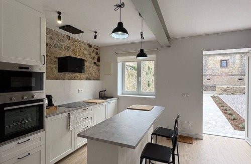 Queveda House | Country House in Queveda—across from the Palacio de la Beltraneja, in Santillana del Mar