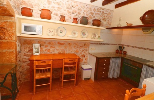 Es Llombards Villa | Country House "Can Cova" with Private Pool and Wi-Fi