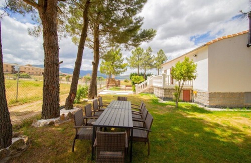Martincano House | Country House 'La Casa del Alcalde' with Mountain Views, Private Terrace and Wi-Fi