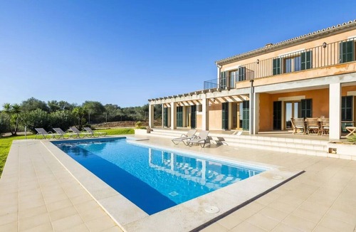 Manacor Villa | Country House 'Son Ropit' with Mountain Views, Wi-Fi, and Air Conditioning