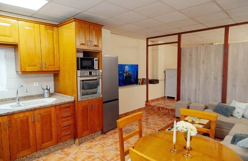 Bailen-Miraflores Apartment | Cozi Camelia by Accommodation