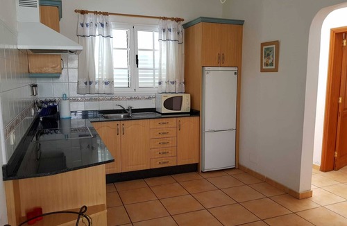 Caleta de Famara Apartment | COZY AND SPACIOUS APARTMENT 200 M FROM THE BEACH