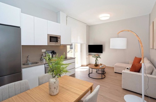 Ensanche Centro Apartment | Cozy Central 2BD Apt in Málaga. Trinidad Grund A